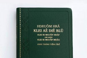Kinh Thánh tiếng Ê Đê