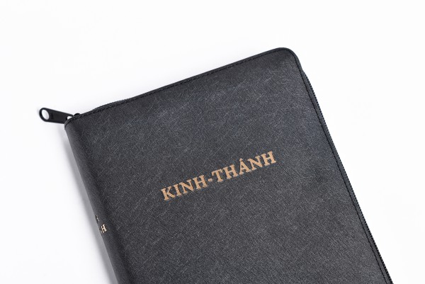 Kinh-thánh tiếng Việt mạ vàng bản truyền-thống 1925
